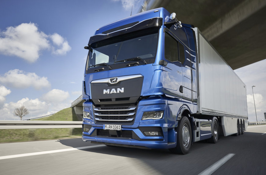 MAN TRUCKS RECOGNISE PEDESTRIANS AND CYCLISTS, DRIVE EVEN MORE ECONOMICALLY